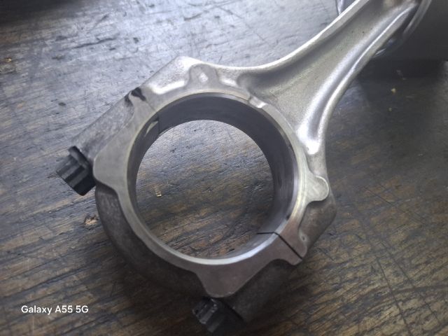 bontott TOYOTA AVENSIS T22 Dugattyú és Hajtókar