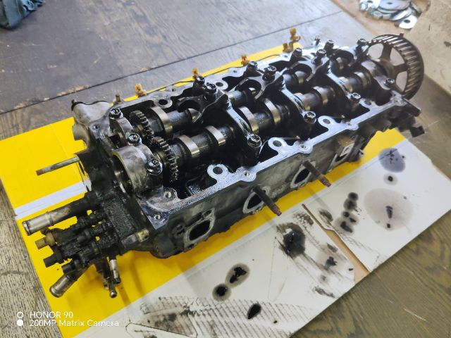 bontott TOYOTA AVENSIS T22 Hengerfej