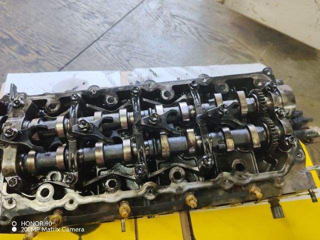 bontott TOYOTA AVENSIS T22 Hengerfej