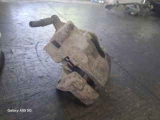 bontott TOYOTA AVENSIS T22 Jobb első Féknyereg Munkahengerrel