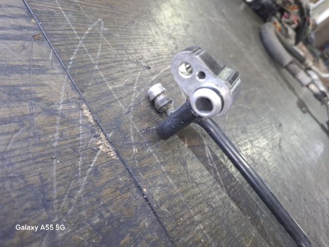 bontott TOYOTA AVENSIS T22 Klíma Cső