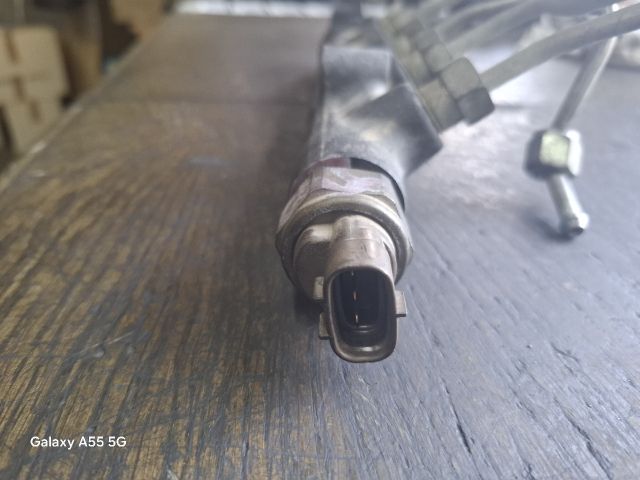 bontott TOYOTA AVENSIS T22 Közösnyomócső