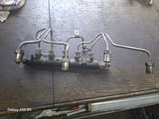 bontott TOYOTA AVENSIS T22 Közösnyomócső