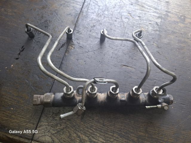 bontott TOYOTA AVENSIS T22 Közösnyomócső