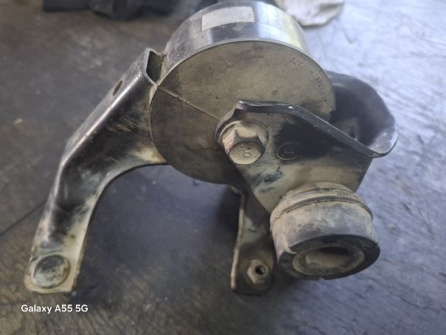 bontott TOYOTA AVENSIS T22 Motor Tartó Bak (Fém)