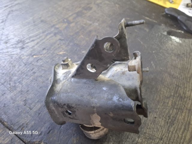 bontott TOYOTA AVENSIS T22 Motor Tartó Bak (Fém)