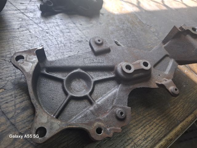 bontott TOYOTA AVENSIS T22 Motor Tartó Bak (Fém)