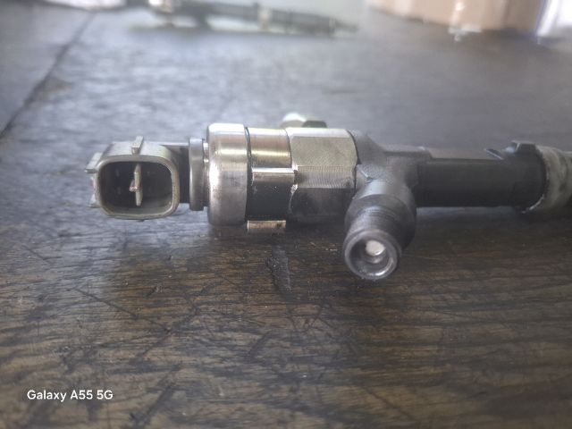 bontott TOYOTA AVENSIS T22 Porlasztó (1 db)