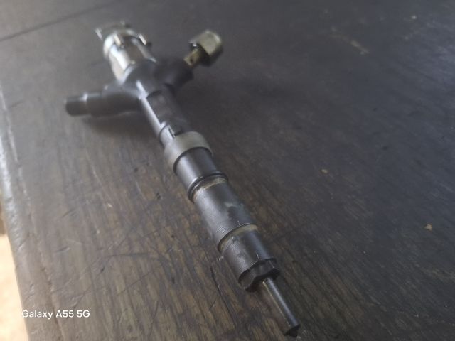 bontott TOYOTA AVENSIS T22 Porlasztó (1 db)