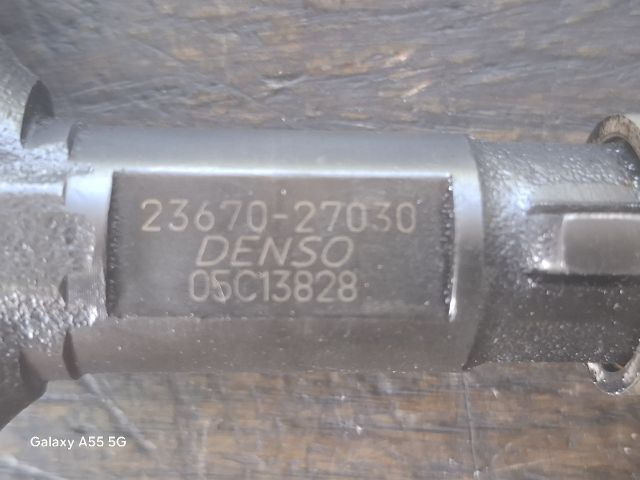 bontott TOYOTA AVENSIS T22 Porlasztó (1 db)