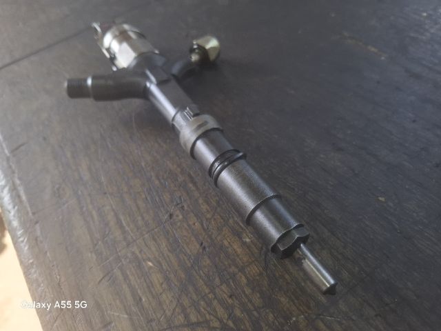 bontott TOYOTA AVENSIS T22 Porlasztó (1 db)