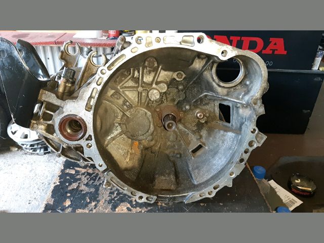 bontott TOYOTA AVENSIS T22 Váltó (Mechanikus)