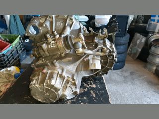 bontott TOYOTA AVENSIS T22 Váltó (Mechanikus)