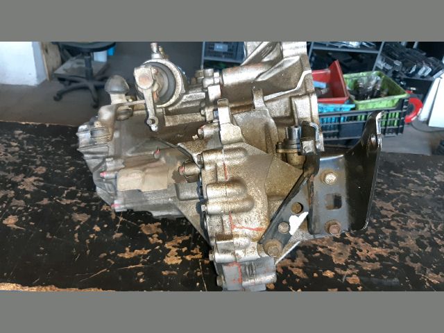 bontott TOYOTA AVENSIS T22 Váltó (Mechanikus)
