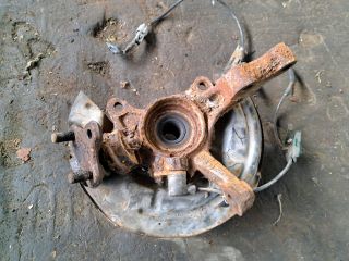 bontott TOYOTA AVENSIS T22 Jobb első Csonkállvány Kerékaggyal