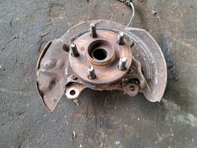 bontott TOYOTA AVENSIS T22 Jobb első Csonkállvány Kerékaggyal