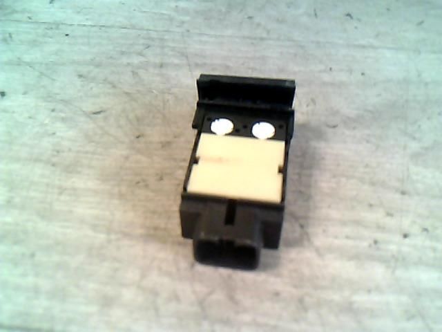 bontott TOYOTA AVENSIS T22 Ablakfűtés Kapcsoló