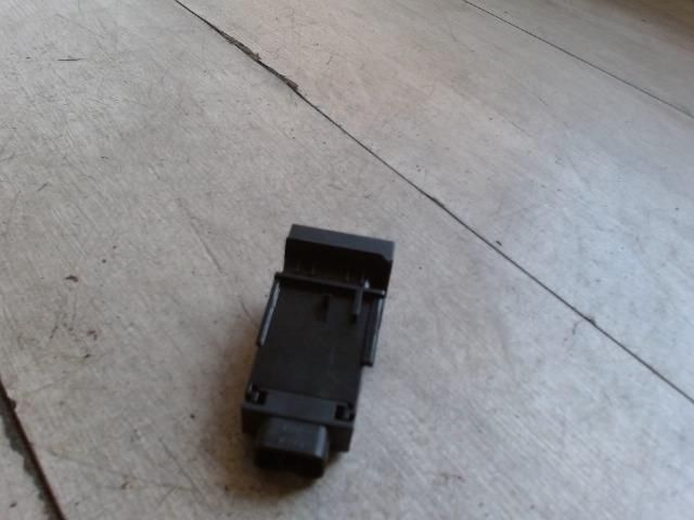 bontott TOYOTA AVENSIS T22 Ablakfűtés Kapcsoló