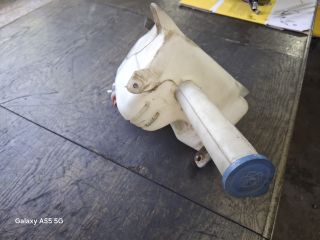 bontott TOYOTA AVENSIS T22 Ablakmosó Tartály