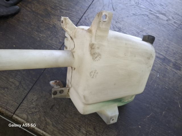 bontott TOYOTA AVENSIS T22 Ablakmosó Tartály