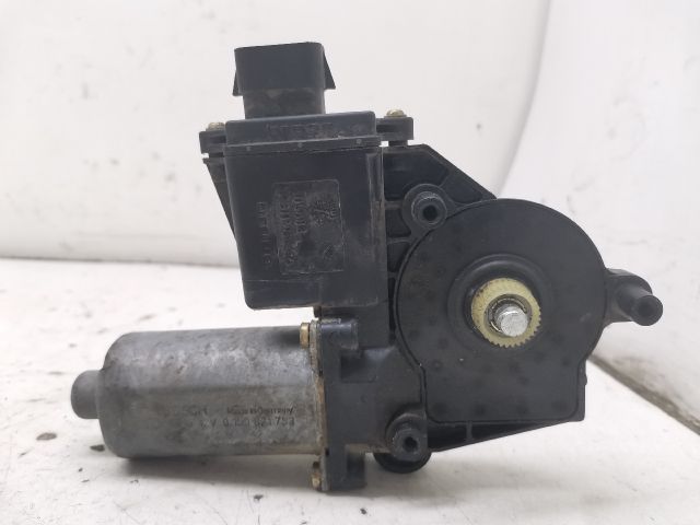 bontott TOYOTA AVENSIS T22 Bal első Ablakemelő Motor