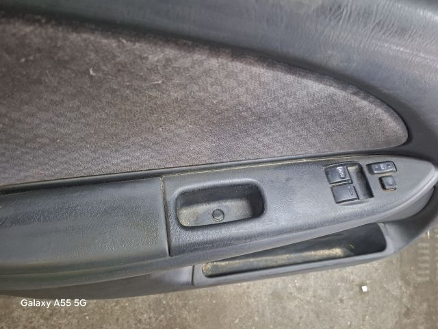 bontott TOYOTA AVENSIS T22 Bal első Ajtó (Részeivel)