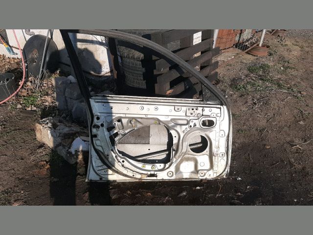 bontott TOYOTA AVENSIS T22 Bal első Ajtó (Üres lemez)
