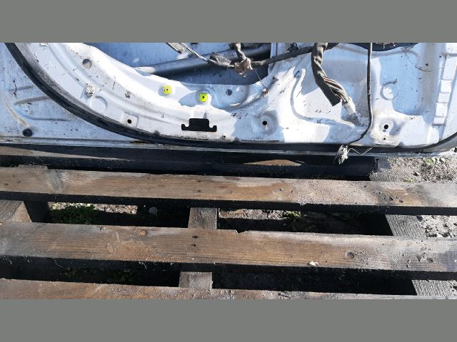 bontott TOYOTA AVENSIS T22 Bal első Ajtó (Üres lemez)