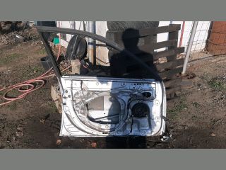 bontott TOYOTA AVENSIS T22 Bal első Ajtó (Üres lemez)