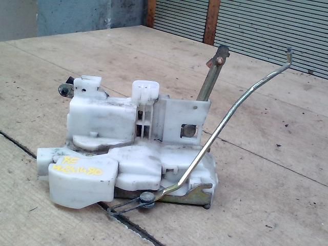 bontott TOYOTA AVENSIS T22 Bal első Ajtózár