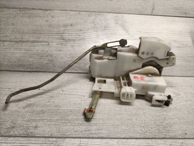 bontott TOYOTA AVENSIS T22 Bal első Ajtózár