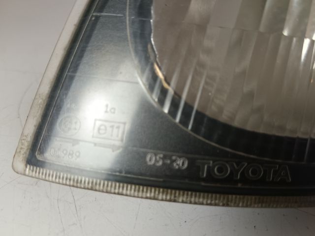 bontott TOYOTA AVENSIS T22 Bal első Irányjelző