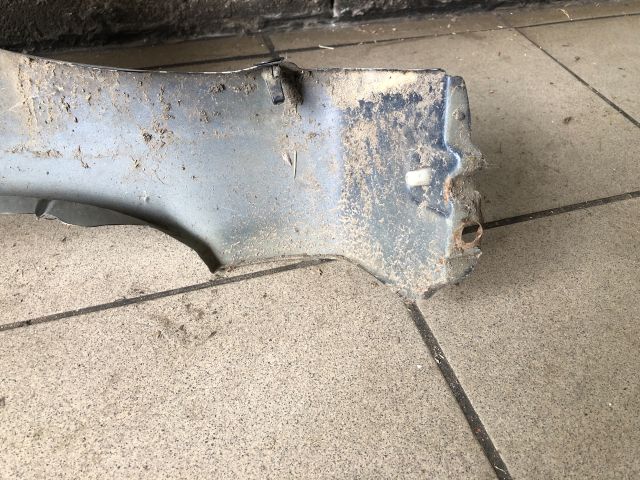 bontott TOYOTA AVENSIS T22 Bal első Sárvédő