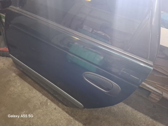 bontott TOYOTA AVENSIS T22 Bal hátsó Ajtó (Részeivel)