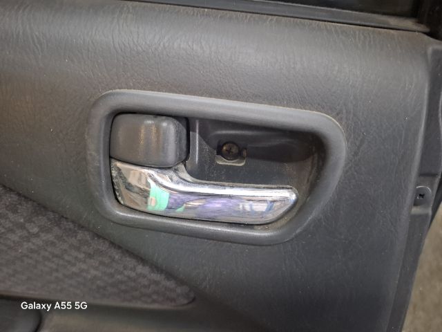 bontott TOYOTA AVENSIS T22 Bal hátsó Ajtó (Részeivel)