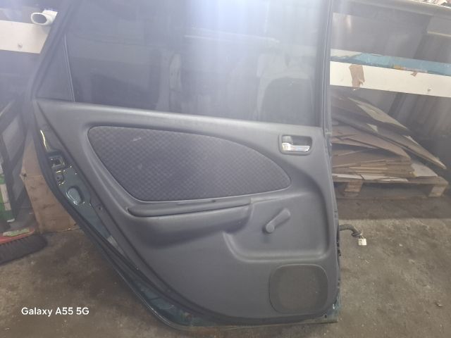 bontott TOYOTA AVENSIS T22 Bal hátsó Ajtó (Részeivel)