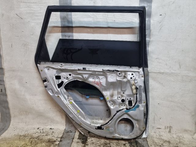 bontott TOYOTA AVENSIS T22 Bal hátsó Ajtó (Üres lemez)