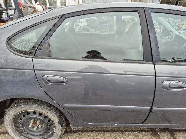 bontott TOYOTA AVENSIS T22 Bal hátsó Csonkállvány Kerékaggyal