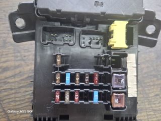 bontott TOYOTA AVENSIS T22 Biztosítéktábla Utastér