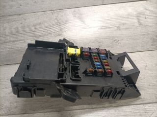 bontott TOYOTA AVENSIS T22 Biztosítéktábla Utastér