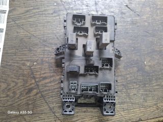 bontott TOYOTA AVENSIS T22 Biztosítéktábla Utastér