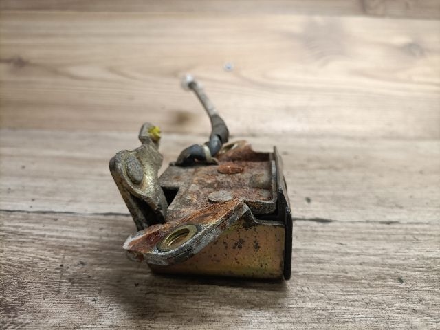 bontott TOYOTA AVENSIS T22 Csomagtérajtó Zárszerkezet