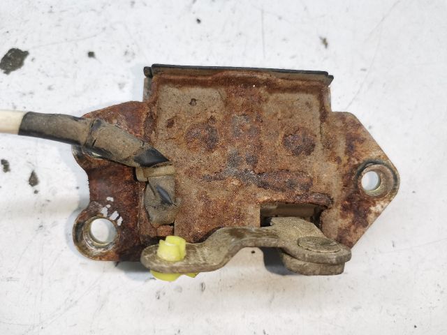 bontott TOYOTA AVENSIS T22 Csomagtérajtó Zárszerkezet