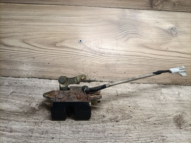 bontott TOYOTA AVENSIS T22 Csomagtérajtó Zárszerkezet