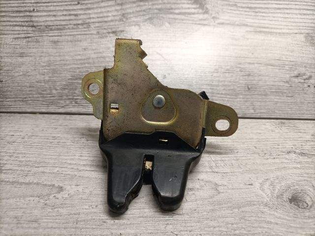 bontott TOYOTA AVENSIS T22 Csomagtérajtó Zárszerkezet