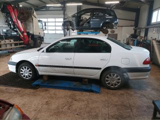 bontott TOYOTA AVENSIS T22 Csomagtérajtó Zárszerkezet