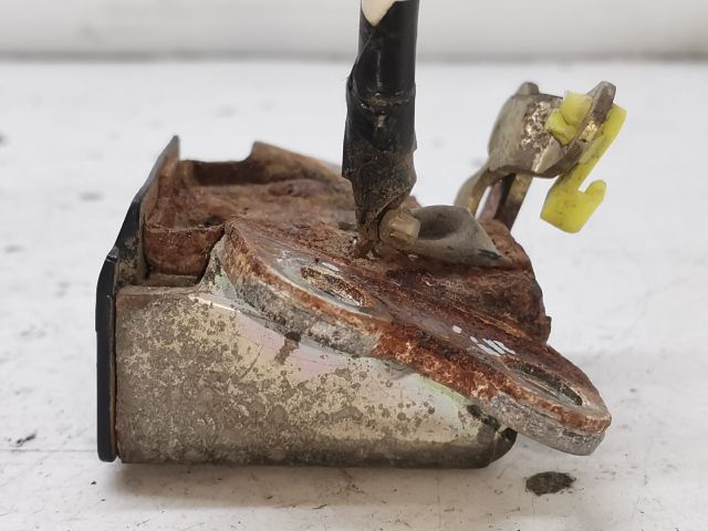 bontott TOYOTA AVENSIS T22 Csomagtérajtó Zárszerkezet