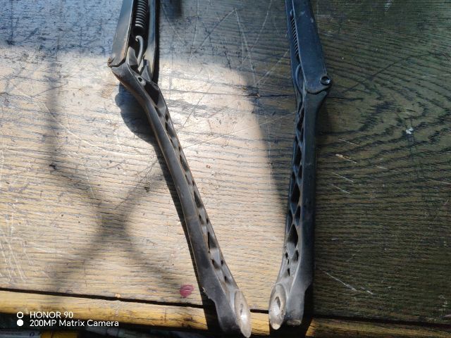 bontott TOYOTA AVENSIS T22 Első Ablaktörlő Kar