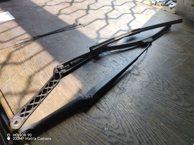 bontott TOYOTA AVENSIS T22 Első Ablaktörlő Kar