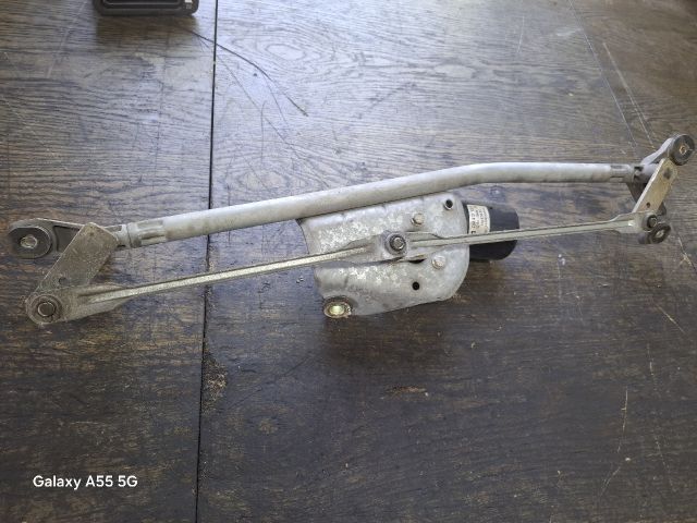 bontott TOYOTA AVENSIS T22 Első Ablaktörlő Szerkezet Motorral